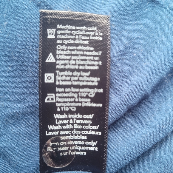 NWOT Soft Comfortable Robe, with crushed velvet trims. - Picture 8 of 8